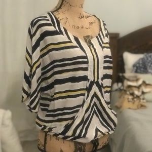 Beautiful Hurley top!